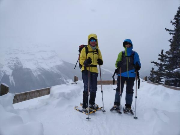 snowshoeing 3 800x